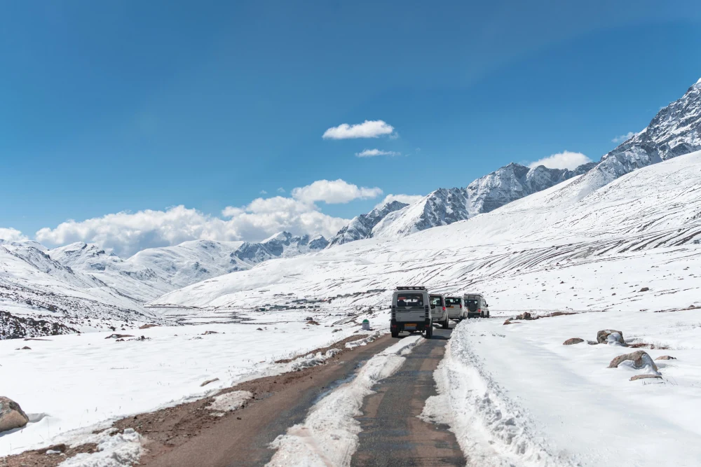 Sikkim Tour Package 5 Nights 6 Days | Gangtok Lachung Yumthang Tour | TraveloChat