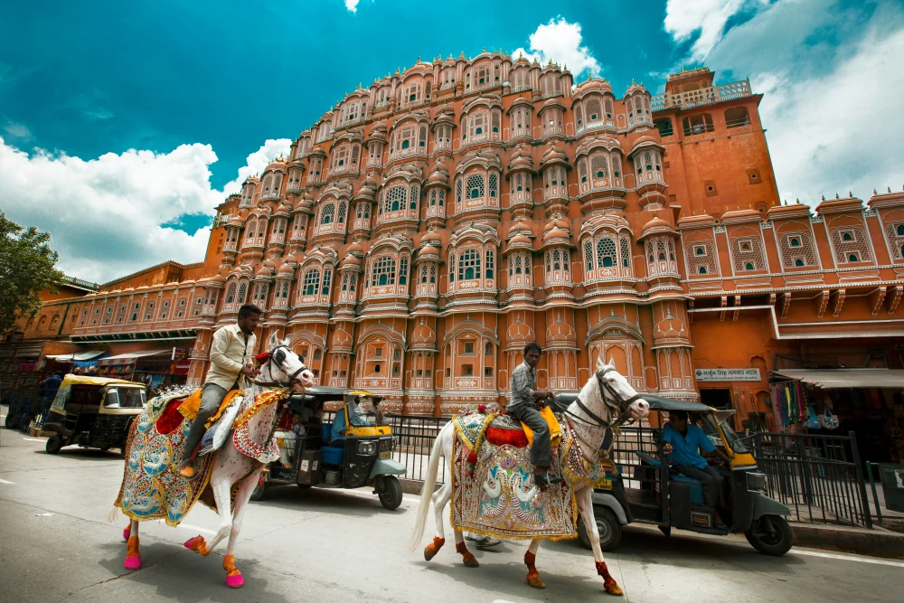 Jaipur Tour Package 3 Nights 4 Days | Best Pink City Holiday Package | TraveloChat